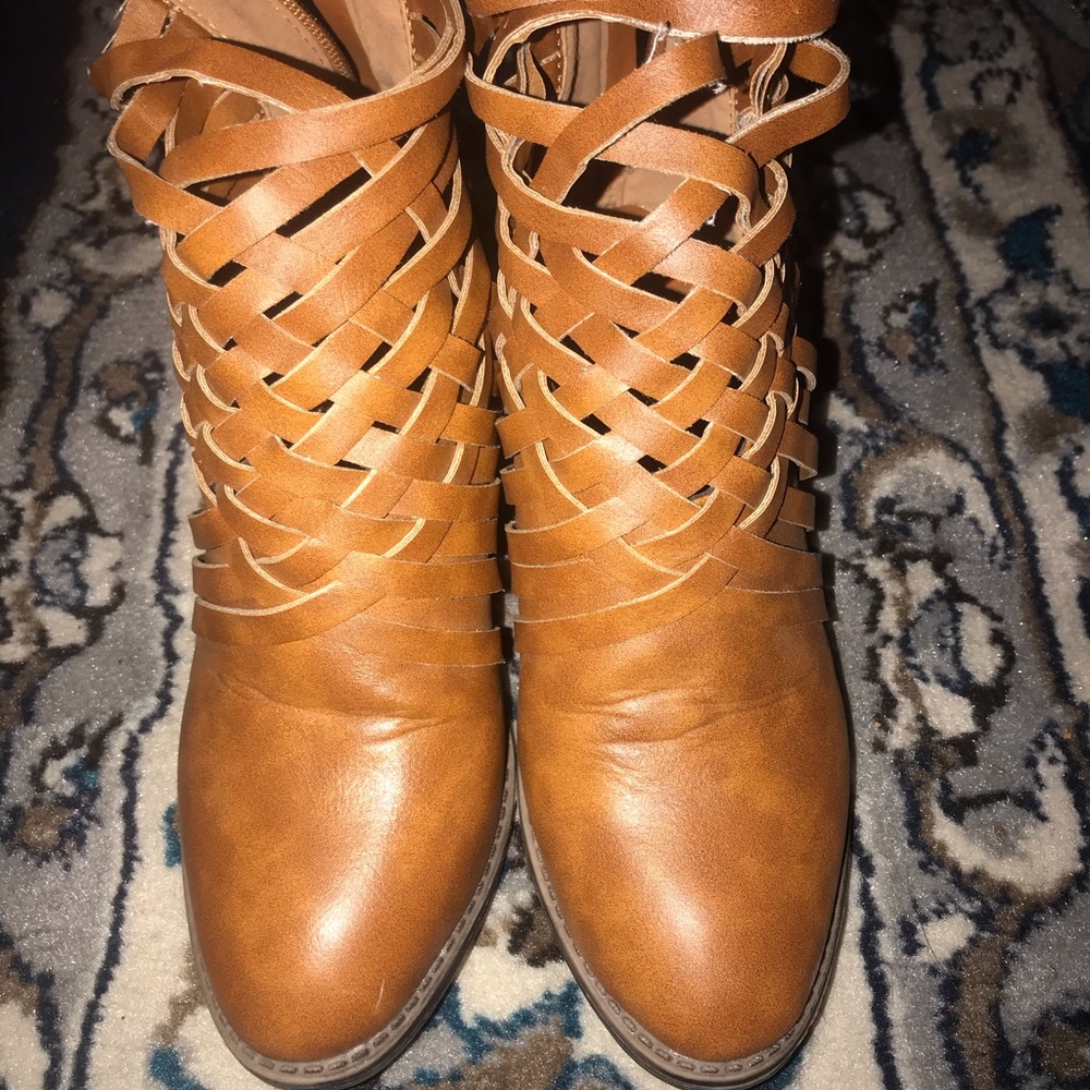 Beautiful camel colored booties!